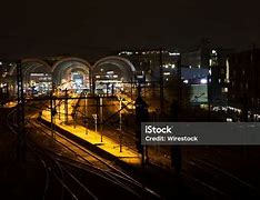 Foto Stasiun Kereta Api Malam Hari